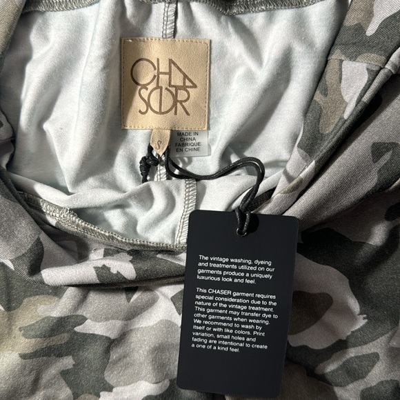 Chaser green camouflage flared leggings w/ side slit bottoms S - Picture 4 of 9